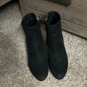 Black platform ankle bootie